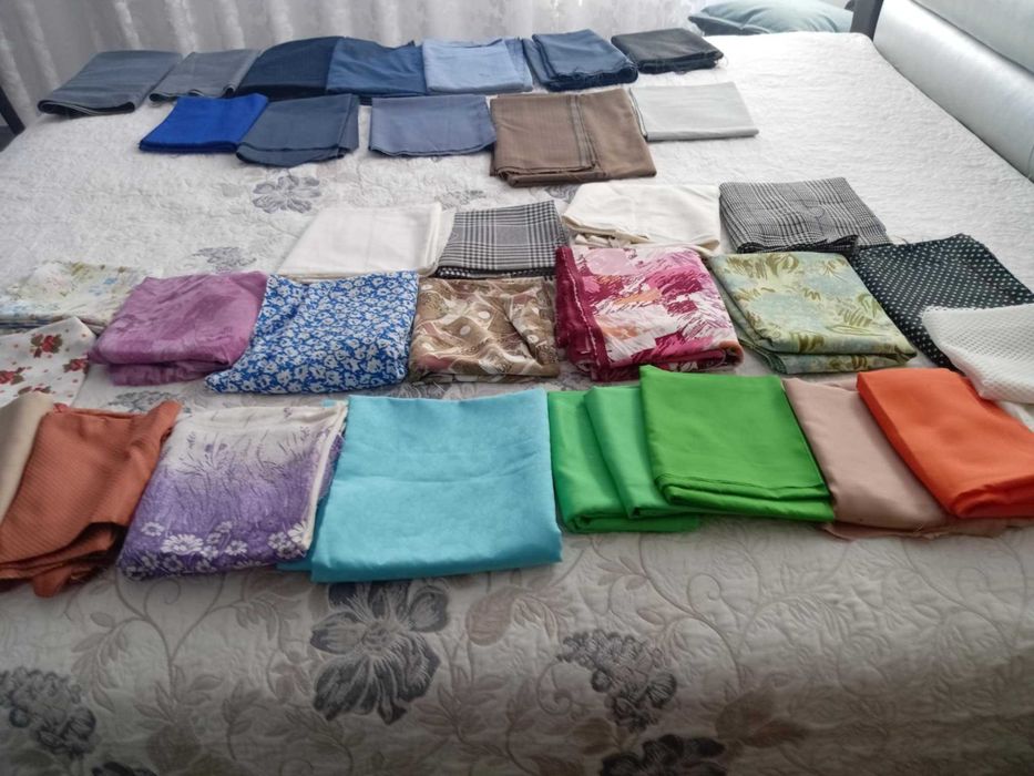 Куки за плетене, шевни макари и платове