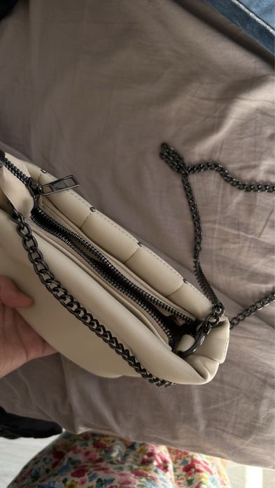 женская сумка бежевая