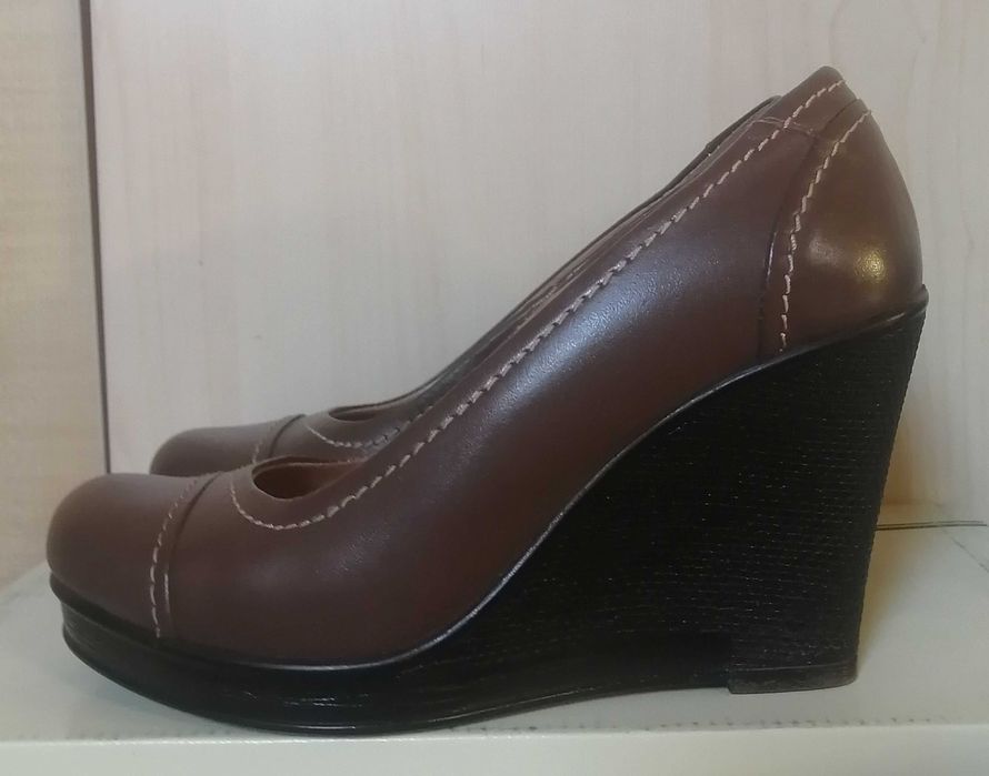 Pantofi din piele naturala cu platforma neagra numarul 35 / 36