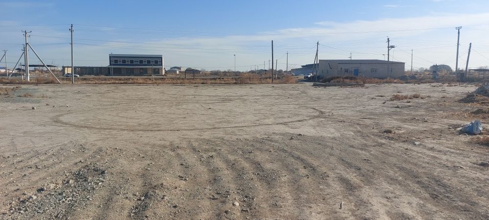 Noturar yer maydoni sotiladi  1500 kv