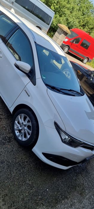 TOYOTA Auris 2018 — imagine 3