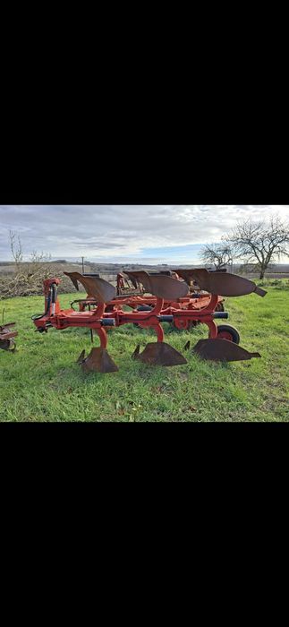 Plug reversibil cu 3 brazde