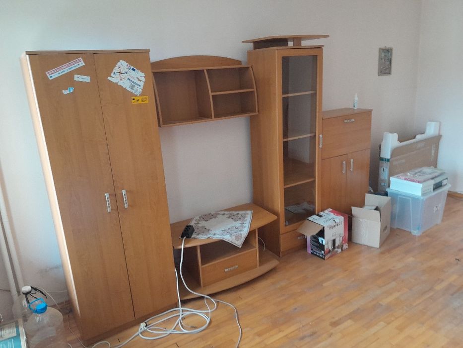 Холна Секция с витрина