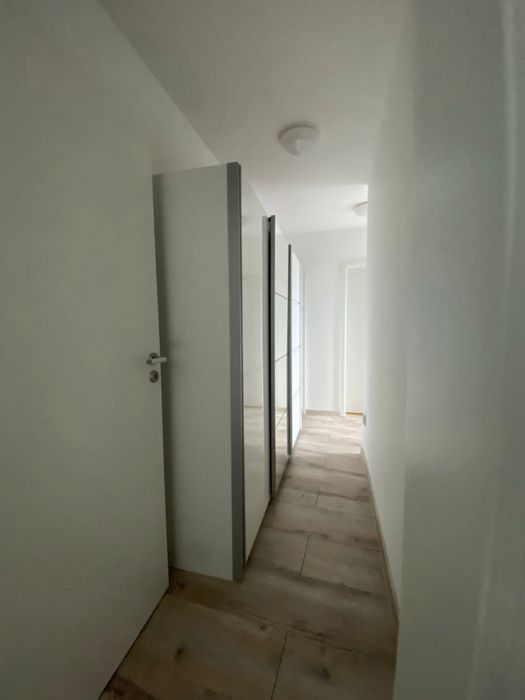 PF inchiriez penthouse , central , 2 parcari