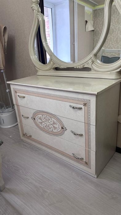 Продам спальный гарнитур. Срочно