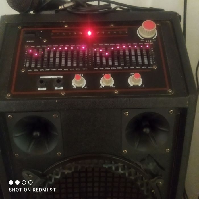 Караокее Калонка микрофони билан  сотилади зур овоз тиник баланд