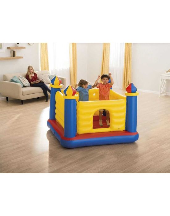 Надуваем замък за игра батут