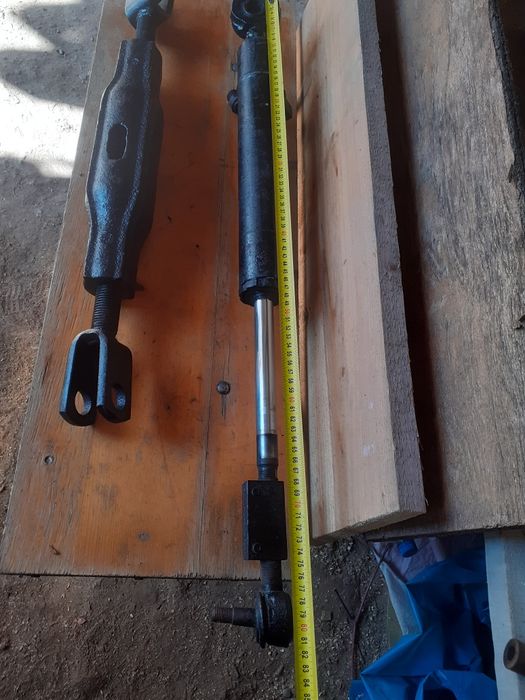 Vând cilindru de direcție