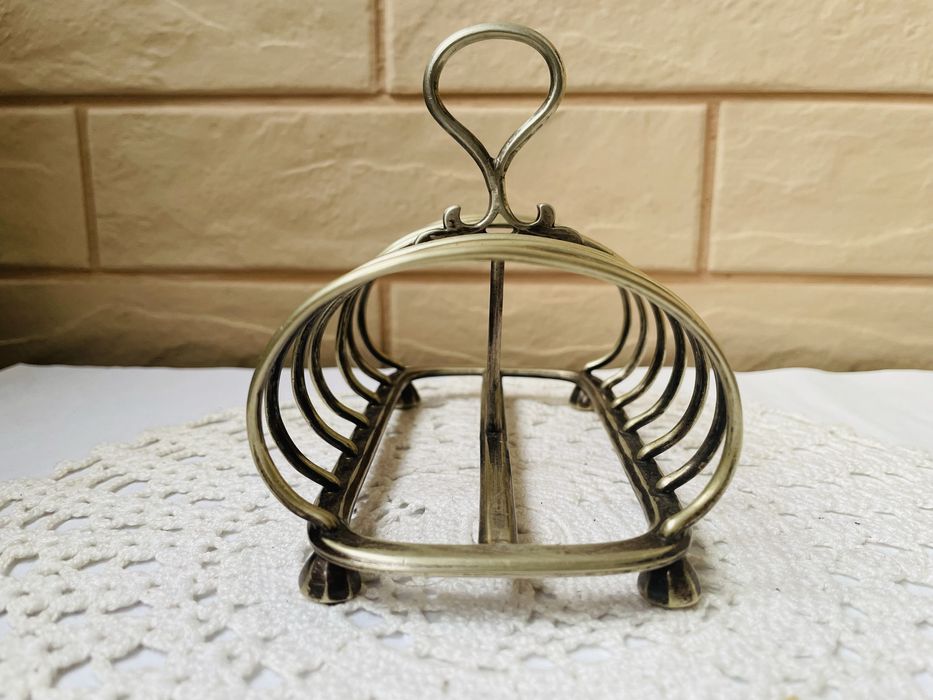 Красива посребрена поставка за филийки от Англия