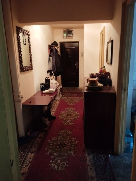 Vând apartament 4 camere Rovine-Dezrobirii