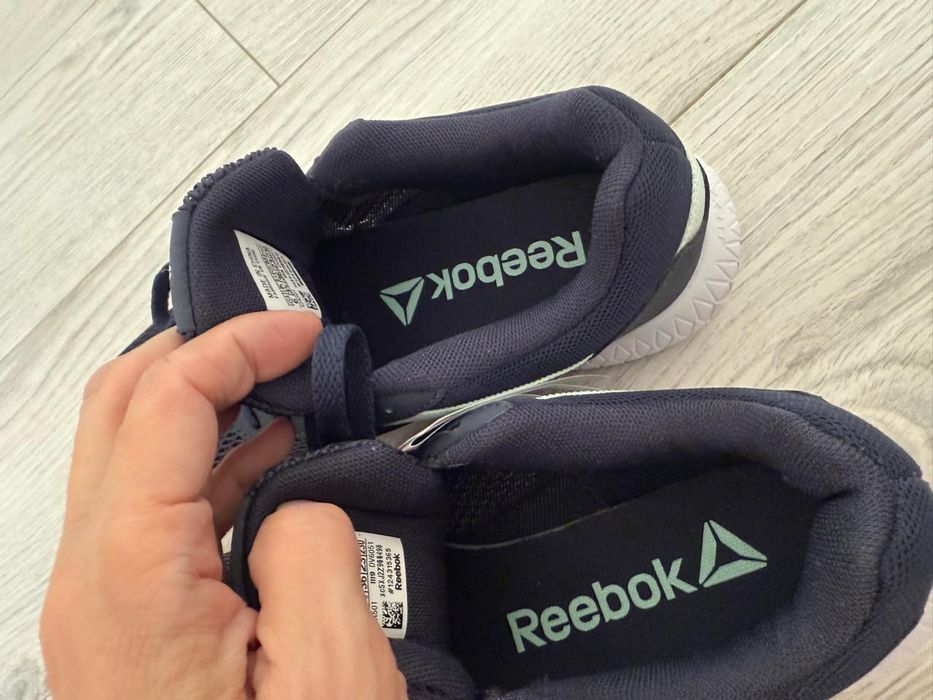 Продаю фирменные кросовки Reebok