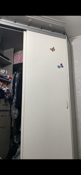 Отдам дарим шкаф угловой