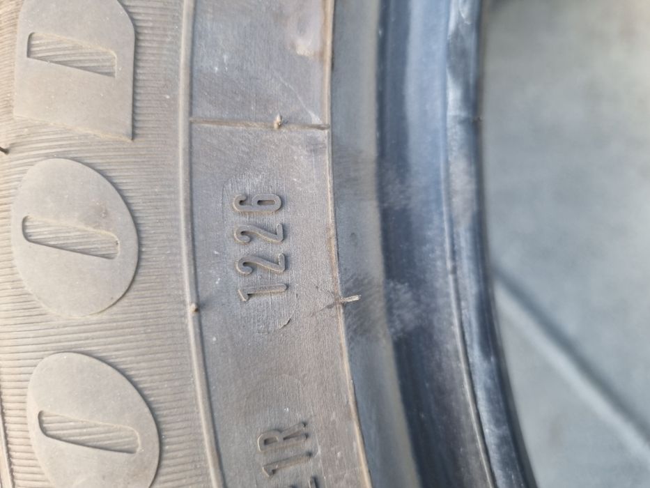 Гуми Goodyear 235/50/19 99V