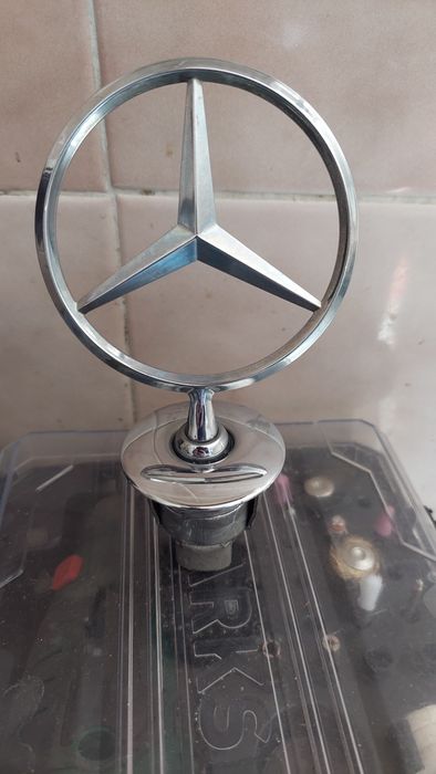 Оригинална емблема за Мерцедес