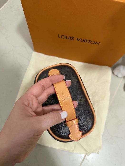 Дамска чанта / несесер Louis Vuitton
