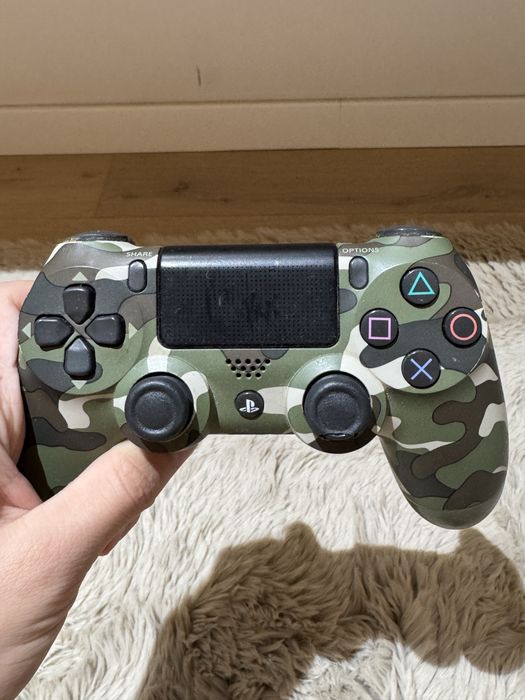 PS4 slim-1Tb с 2 джойстика