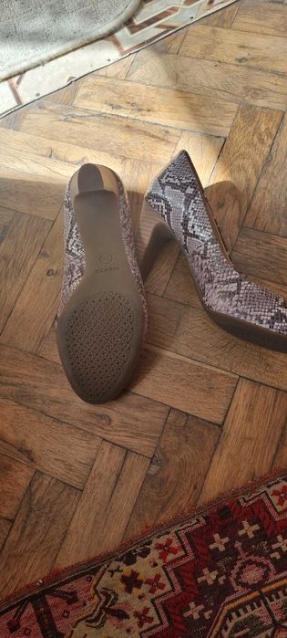 Обувки на ток Geox