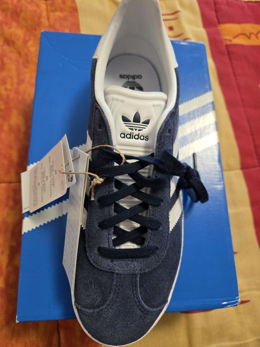 Vând adidas originali