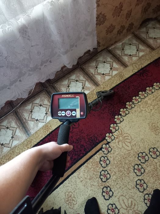 Продам металлоискатель