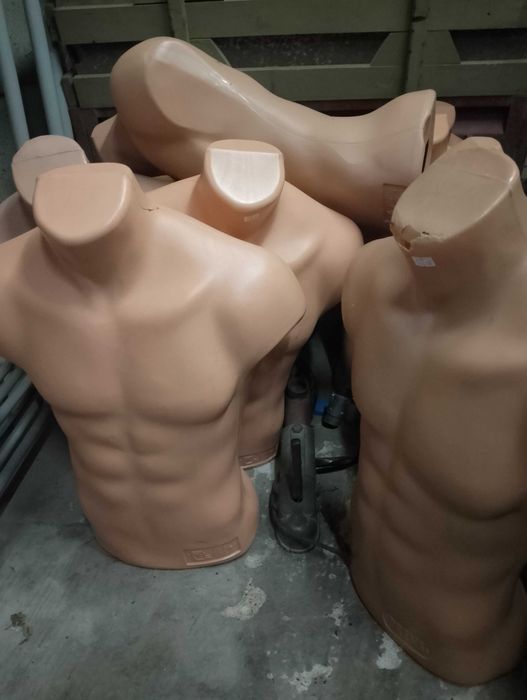 Манекени мъшки с телесен цвят
