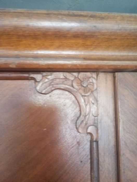 Антикварный коллекционный шкаф для белья начала 60-х годов тг