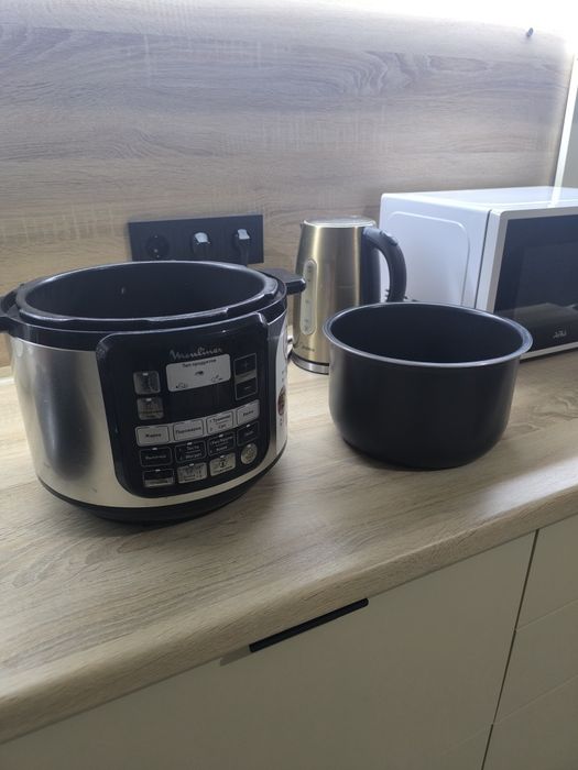 Продам отличную мультиварку