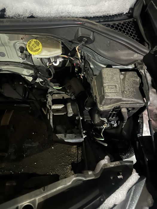 Dezmembrez Peugeot 207