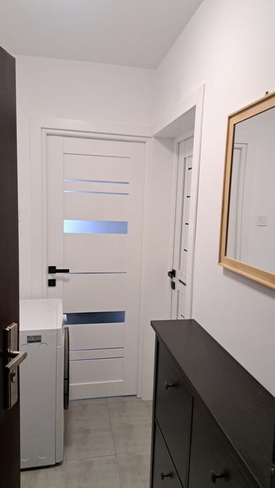 Închiriez garsoniera