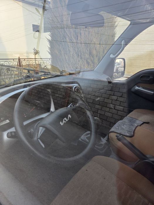Kia bongo sotiladi 2025 yil