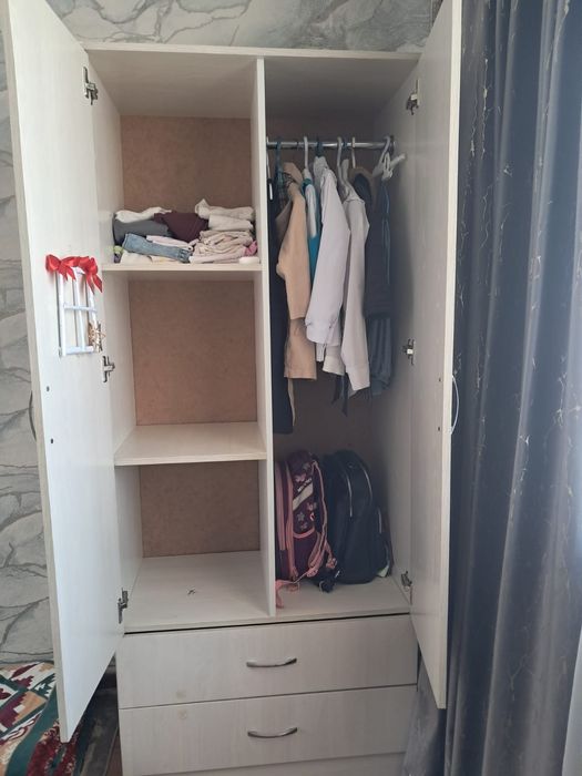 Шкаф двухдверный