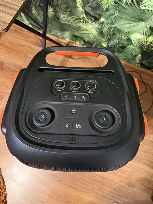 vand jbl partybox 710 ca nou + microfon jbl tune 100