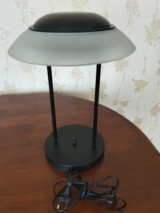 Настольная галогеновая лампа, б/у