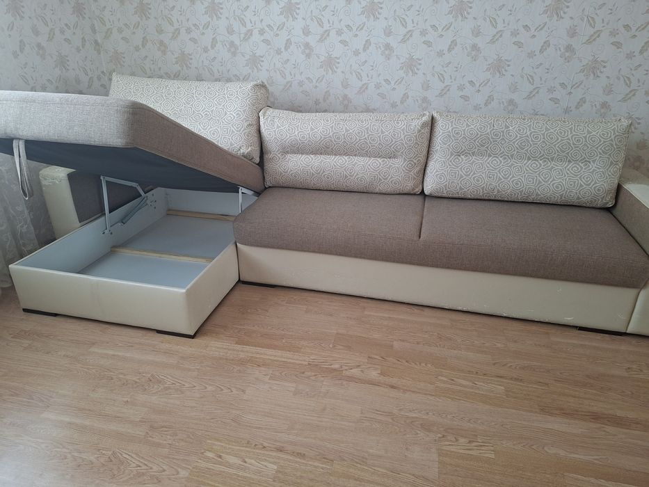 Диван угловой б/у