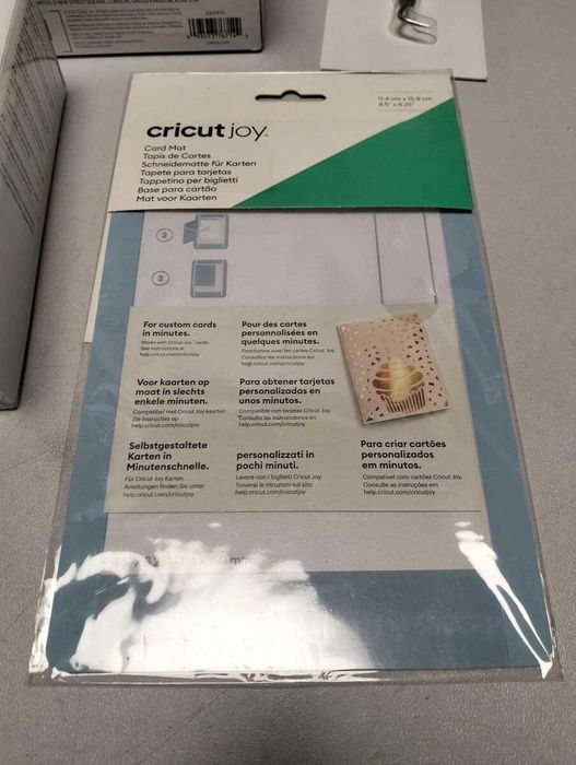 Режещ плотер Cricut Joy с Cricut EasyPress Mini и аксесоари НОВА