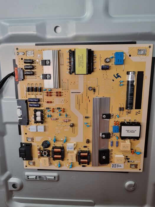 Vand TV Samsung QE50Q60AAU pentru piese.