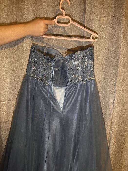 Тъмно синя бална рокля