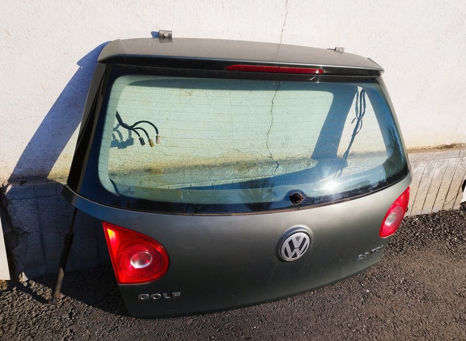 Dezmembrez piese caroserie - ornamente vw golf 5