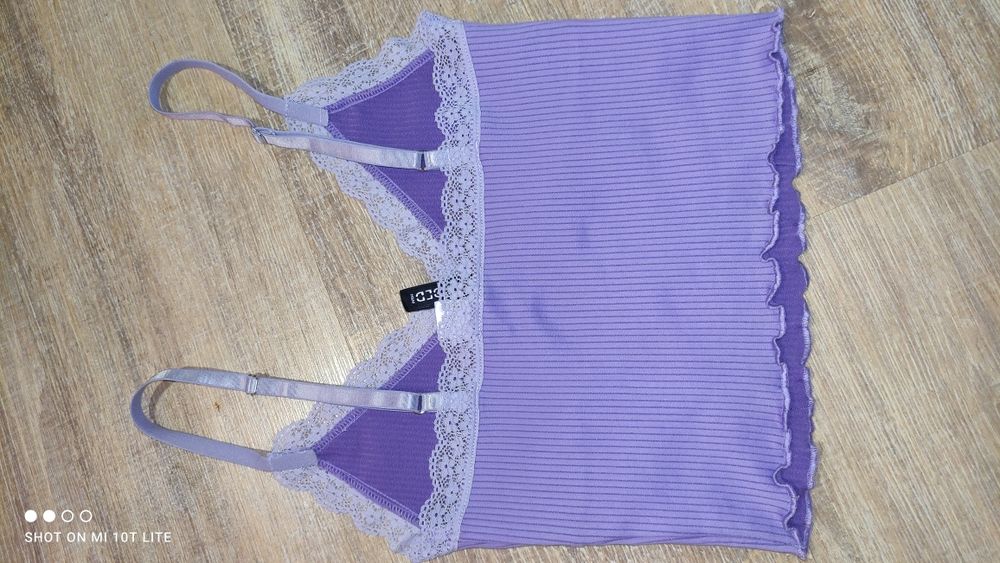 красив топ на H&M