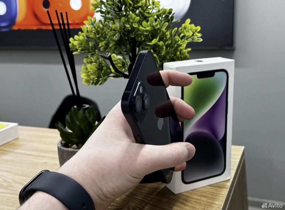 Телефон Айфон 14