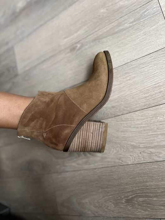 Естествен велур боти Sara Pen, Steve Madden