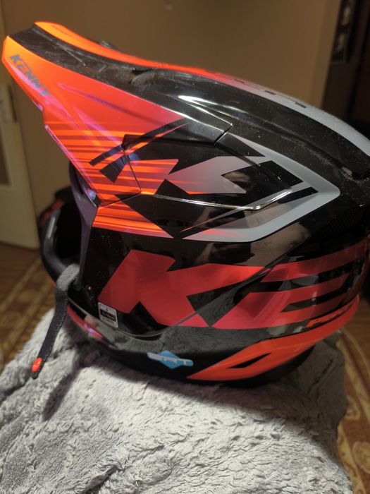 Чисто нова Каска kenny