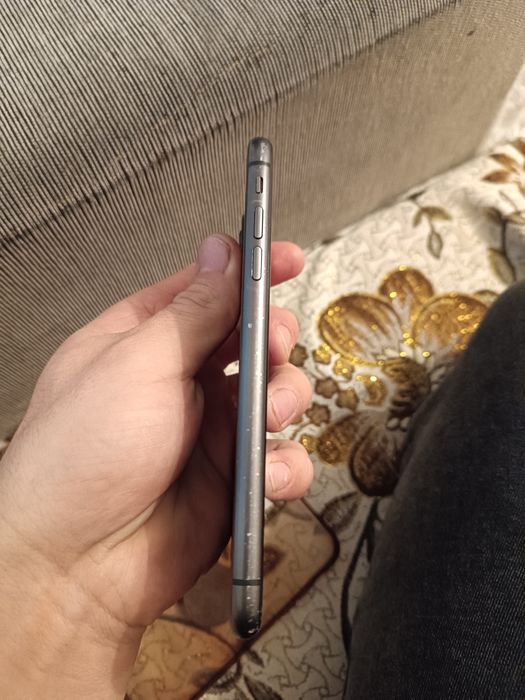 Продам Айфон 11 128гб