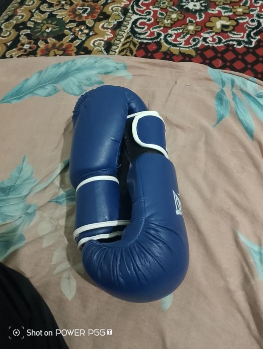 Бокс перчатка таза