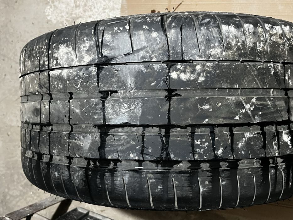 2 покрышки на бмв семерки