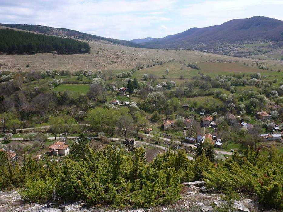 Продава се Парцел в с. Комщица, Област София-област - 1235 кв.м за 40 €/кв.м - Снимка #12