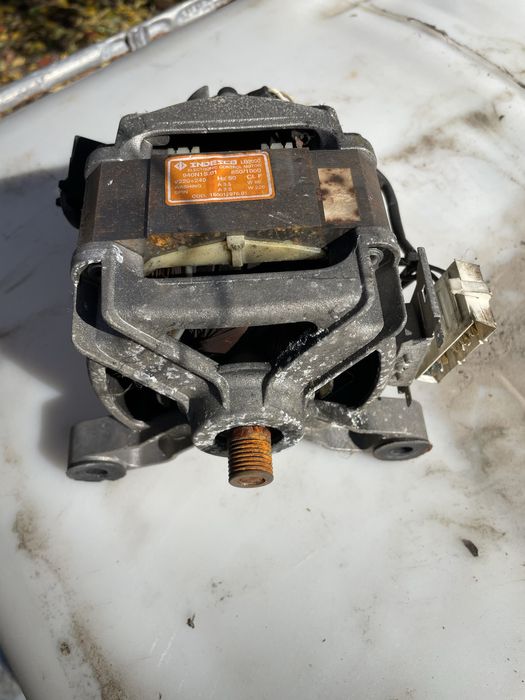 Мотор. Электродвигатель Indesit