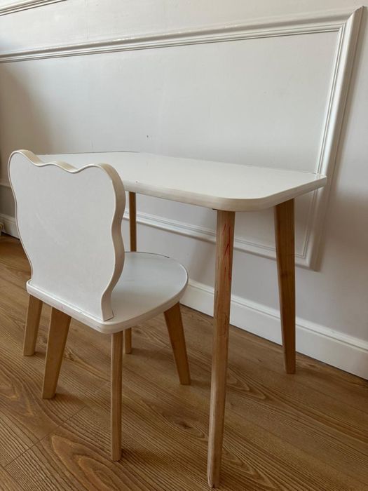 Продается ходунок и детский стол