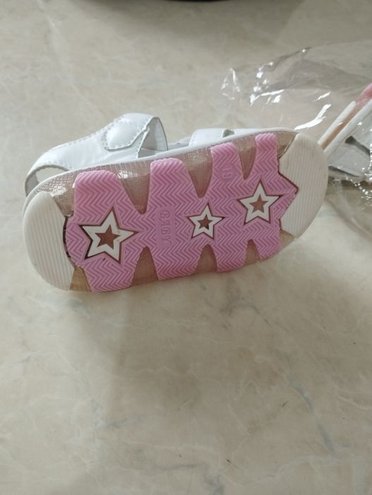 Продам босоножки