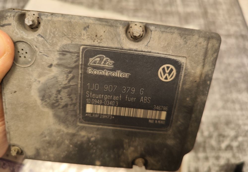 Abs модул голф 4 - 2бр + помпа