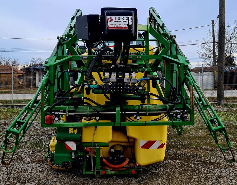 Instalatie de erbicidat John Deere 512 24 metri 1200 litri met pompa